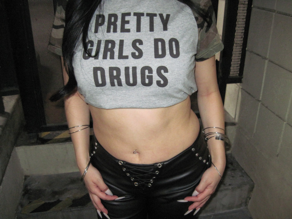 Women’s Camo Crop Tee